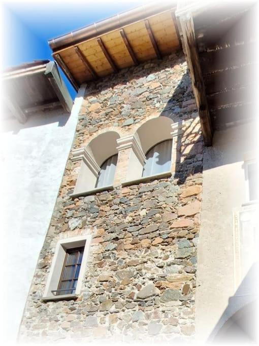 Antica Torre Del Castello Casa Ceresiana Villa Carabietta Kültér fotó